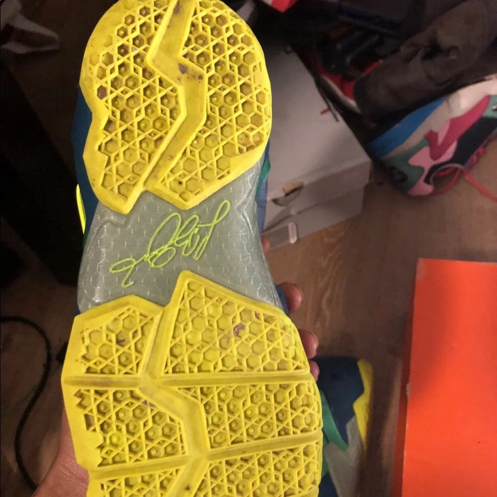 Lebron 11s - Picture 3 of 3